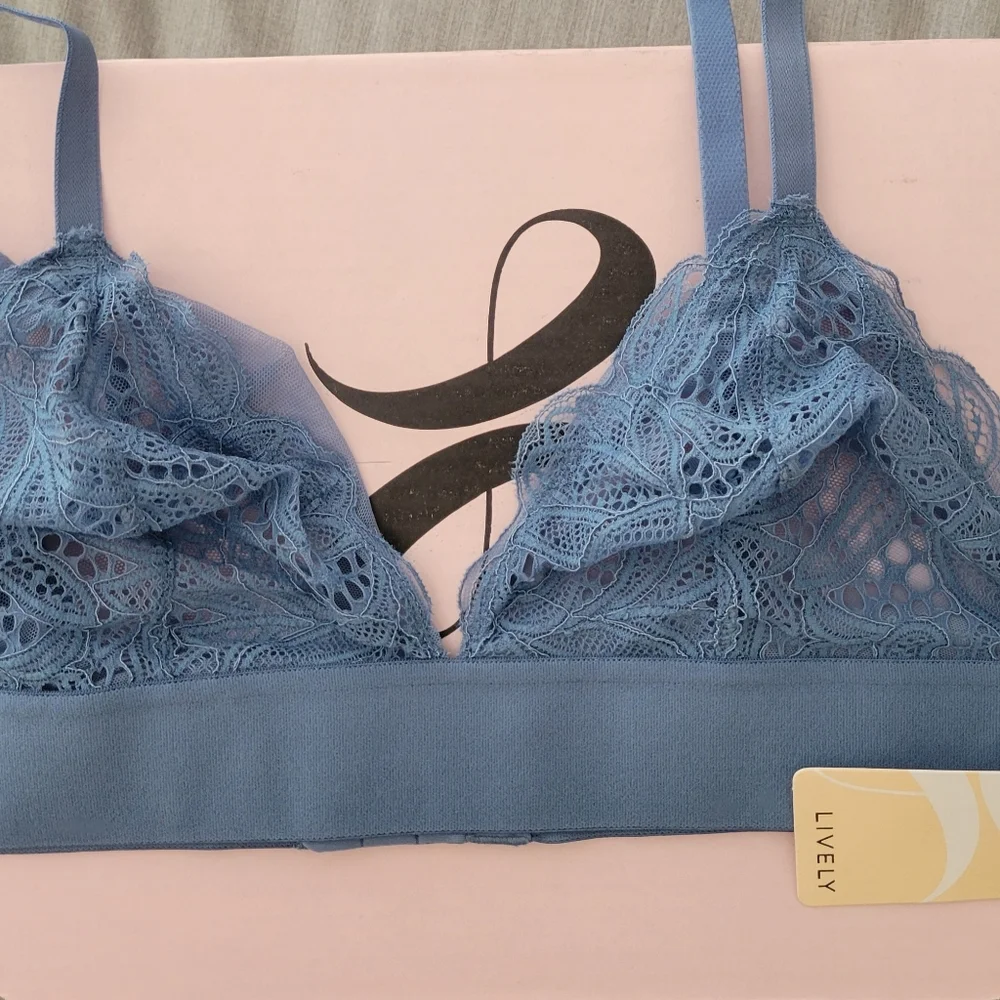 Bras - Picture 6 of 6
